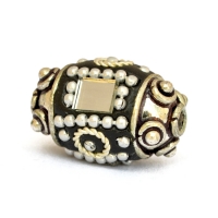 Black Beads Studded with Metal Rings + Chain & Mirror Chips