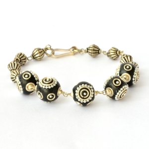 Handmade Bracelet having Black Beads with Silver Metal Chain