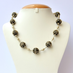 Handmade Necklace Studded with Black Beads having Metal Rings & Balls
