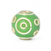 Green Round Beads Studded with Silver Plated Rings